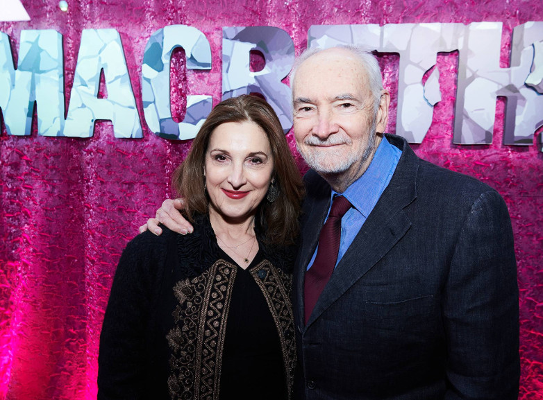 Barbara Broccoli och Michael G. Wilson vid premiären av MacBeth på Broadway