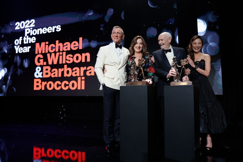 Daniel Craig, Barbara Broccoli, Michael G. Wilson, Michelle Yeoh, Pioneer of the Year Award