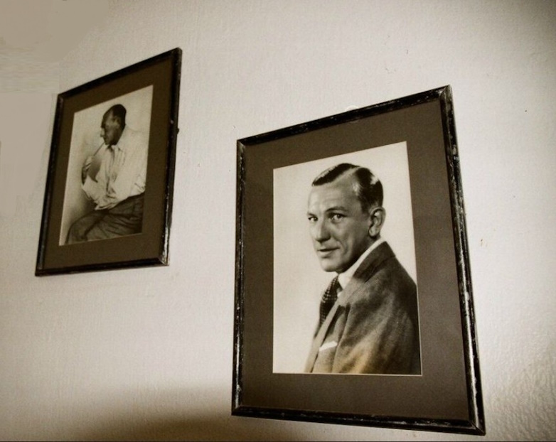Noel Coward, Firefly, Jamaica, portraits, 1989