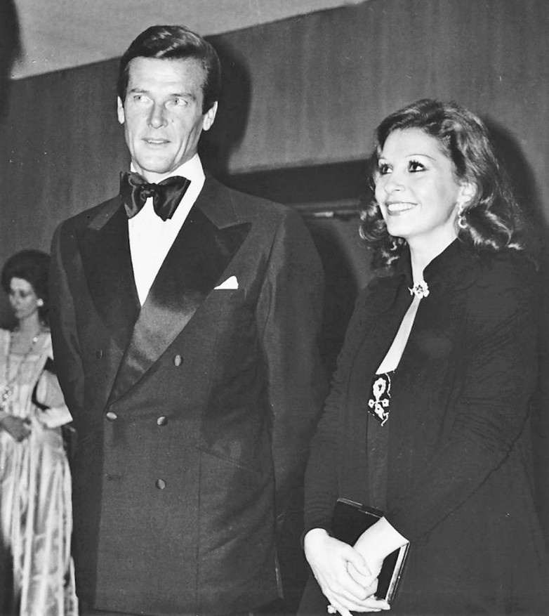 Roger Moore, Luisa Mattioli, The Man with the Golden Gun, London, premiere