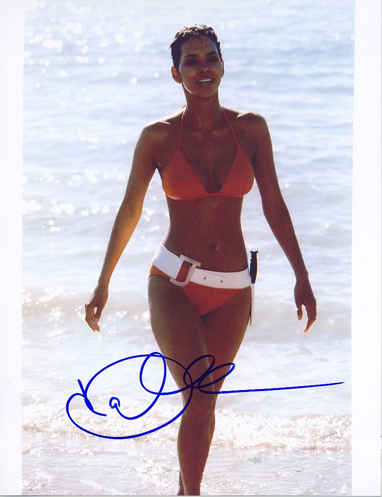 Halle Berry, in person at LAXX Airport, USA online catalogue no 4917-5
