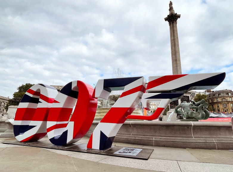 007 Sculpture in Trafalgar Square London