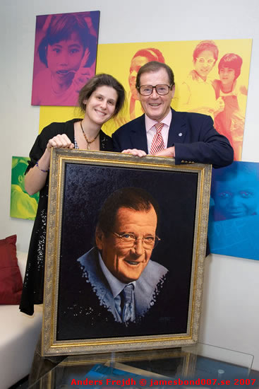 Roger Moore Unicef Cathia Hamel portrait